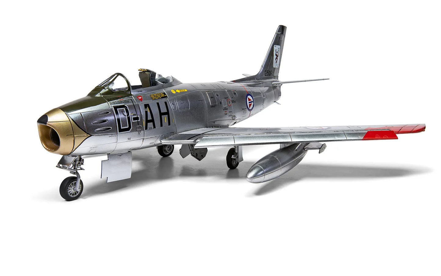 North American F-86F-40 Sabre 1:48