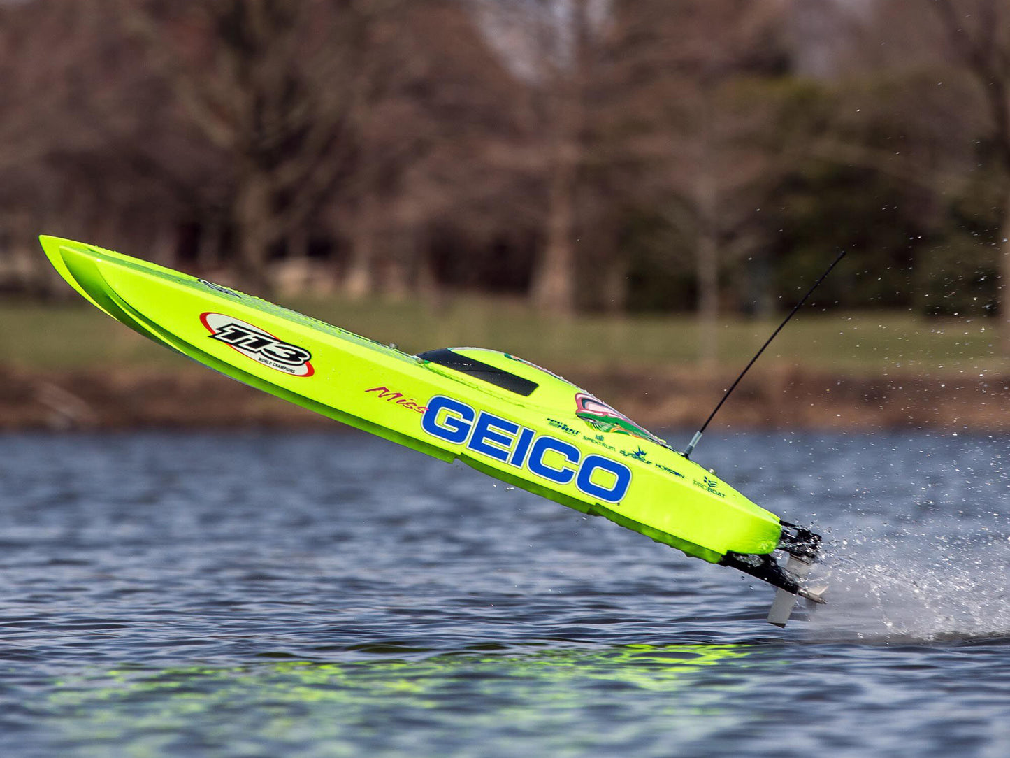 Miss Geico Zelos 36 Twin Brushless Catamaran RTR