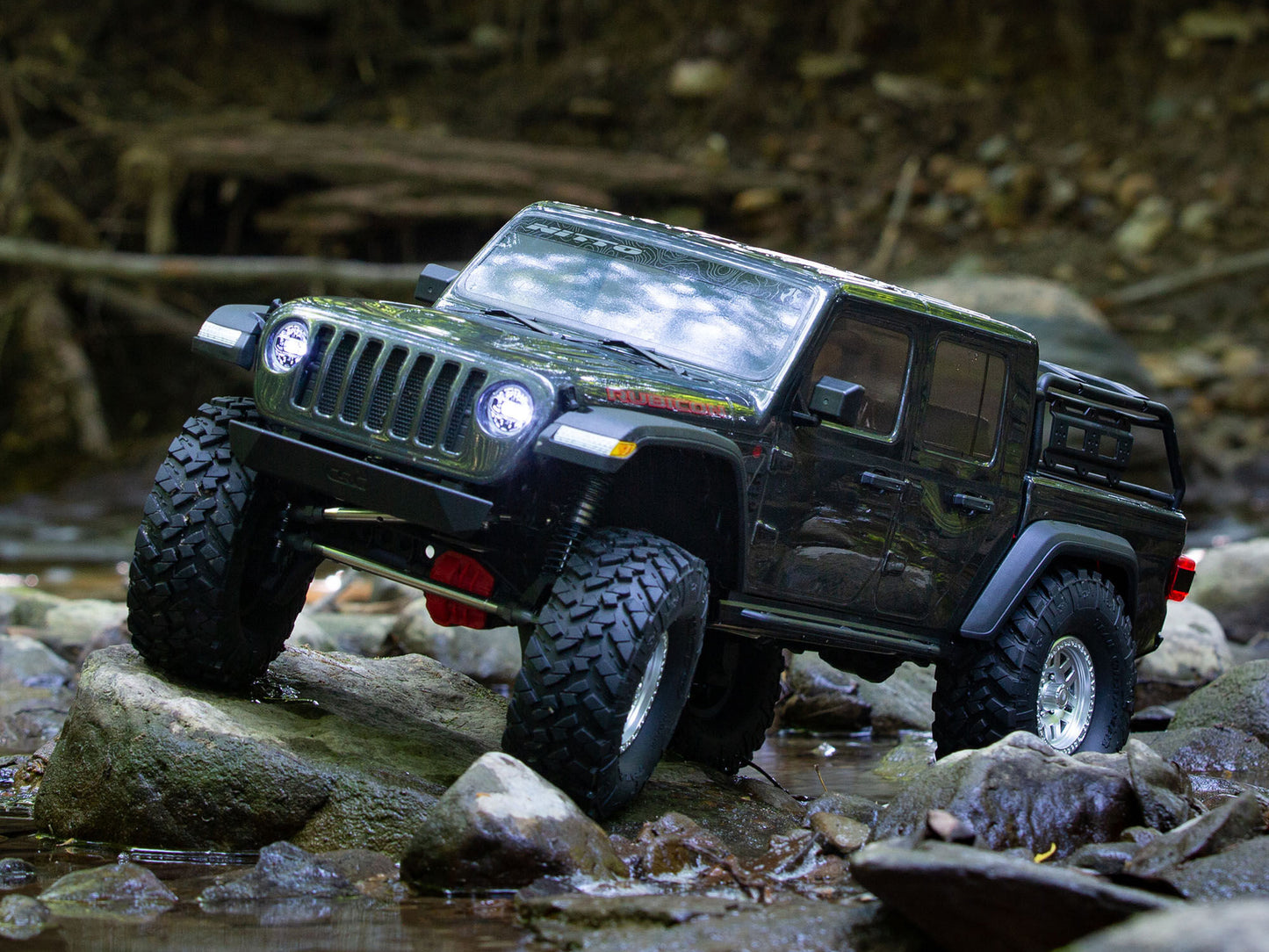 SCX10 III Jeep JT Gladiator 4WD RTR With Portals Grey